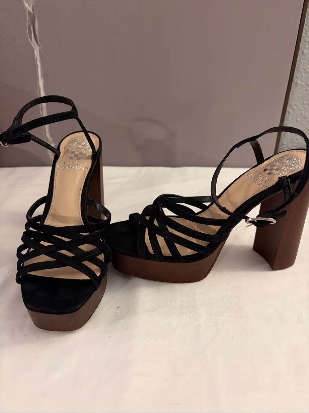Vince Camuto Black Larriss Platform heel Sandals. Sz 6.